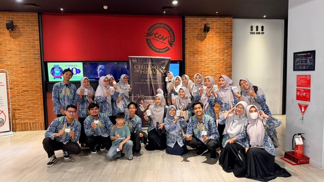 Guru Sma Muhammadiyah 2 Bandar Lampung Gelar Nonton Bareng Film Children Of Heaven 