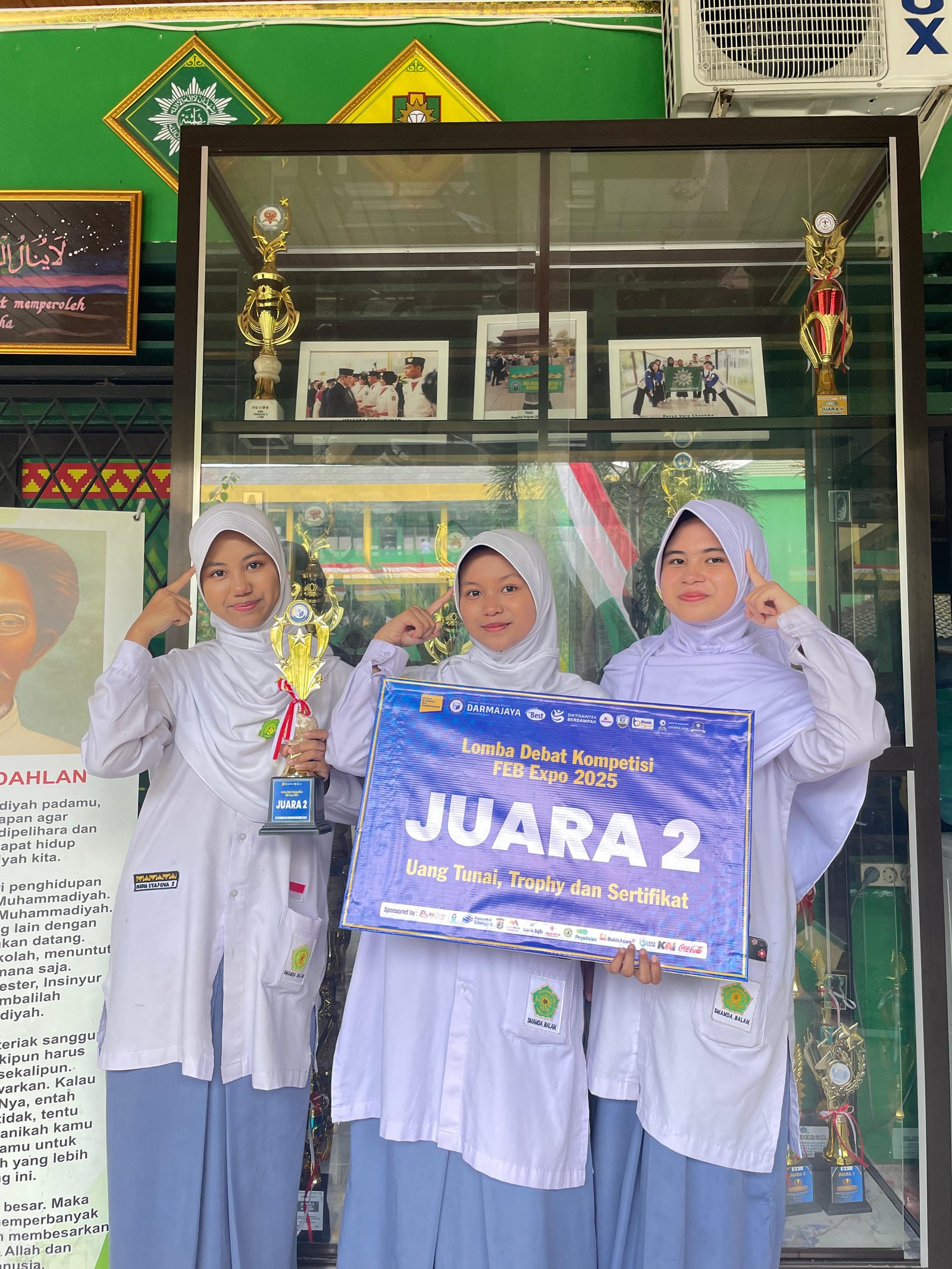 Ekskul Debat Memenangkan Lomba Debat