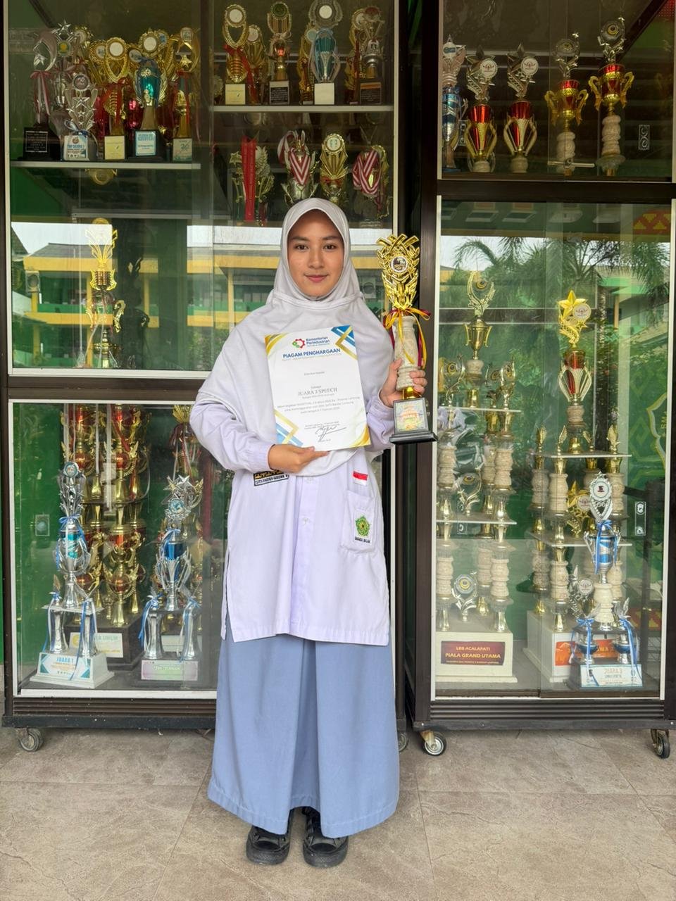 Siti Faisha Queena (Kelas XI H)  🥉 Juara 3 Speech  pada kegiatan SKASTIVAL 2.0 SMK SMTI