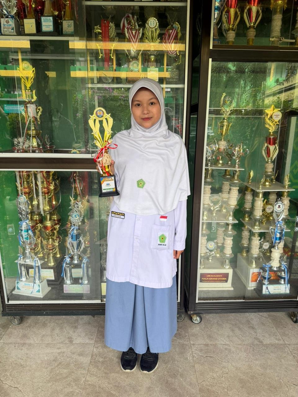 Apriliyani (Kelas XI H)  🥈Juara 2 Baca Puisi  pada kegitan Festival Fun  Tingkat Provinsi Lampung